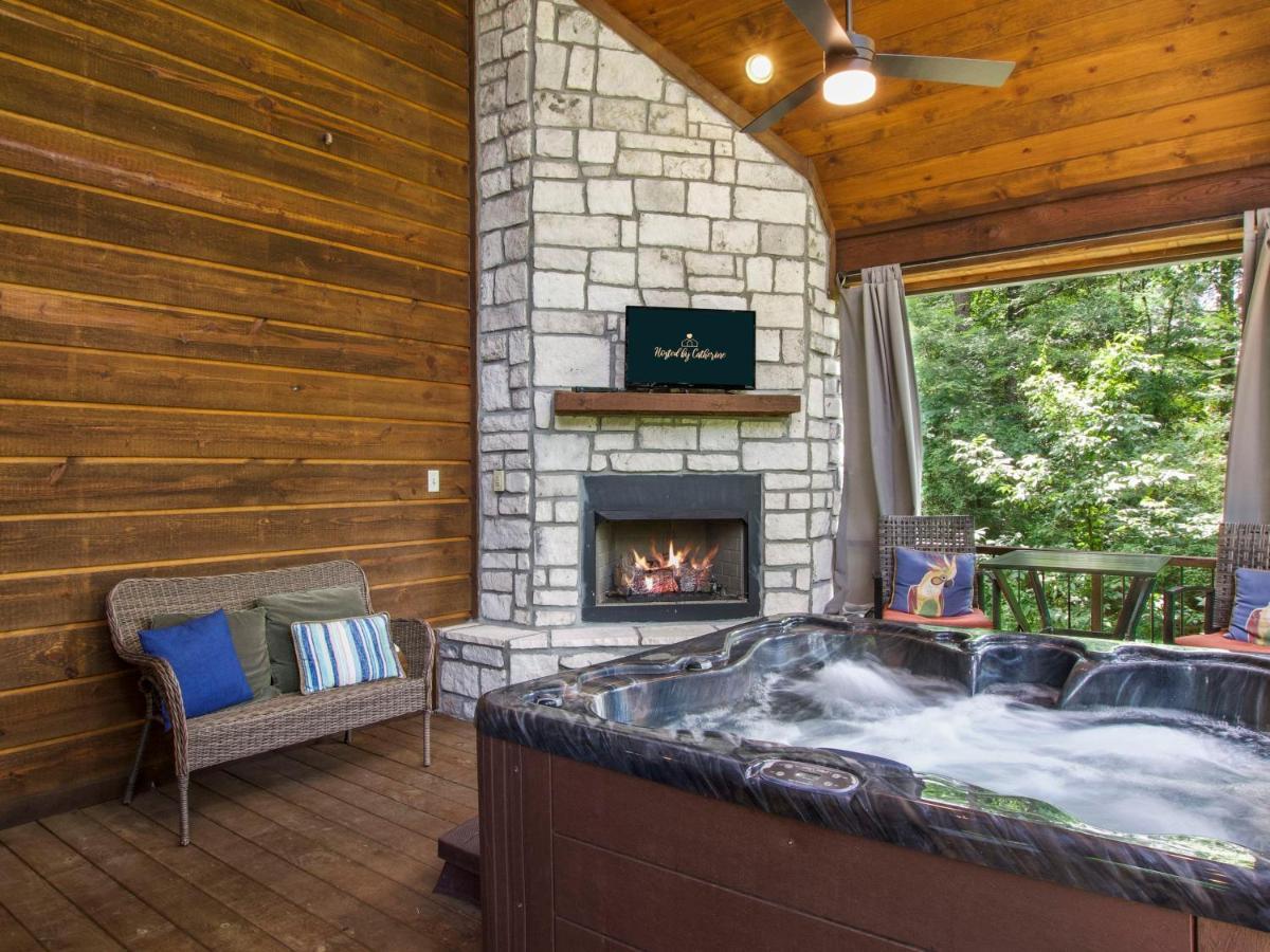 Stunning Luxury Cabin W Hot Tub And Fire Pit Holy Shiplap Is Perfect Romantic Couples Getaway Брокен-Боу Екстер'єр фото