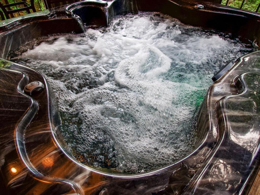 Stunning Luxury Cabin W Hot Tub And Fire Pit Holy Shiplap Is Perfect Romantic Couples Getaway Брокен-Боу Екстер'єр фото