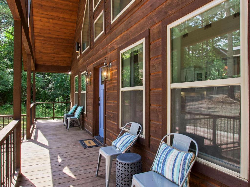 Stunning Luxury Cabin W Hot Tub And Fire Pit Holy Shiplap Is Perfect Romantic Couples Getaway Брокен-Боу Екстер'єр фото